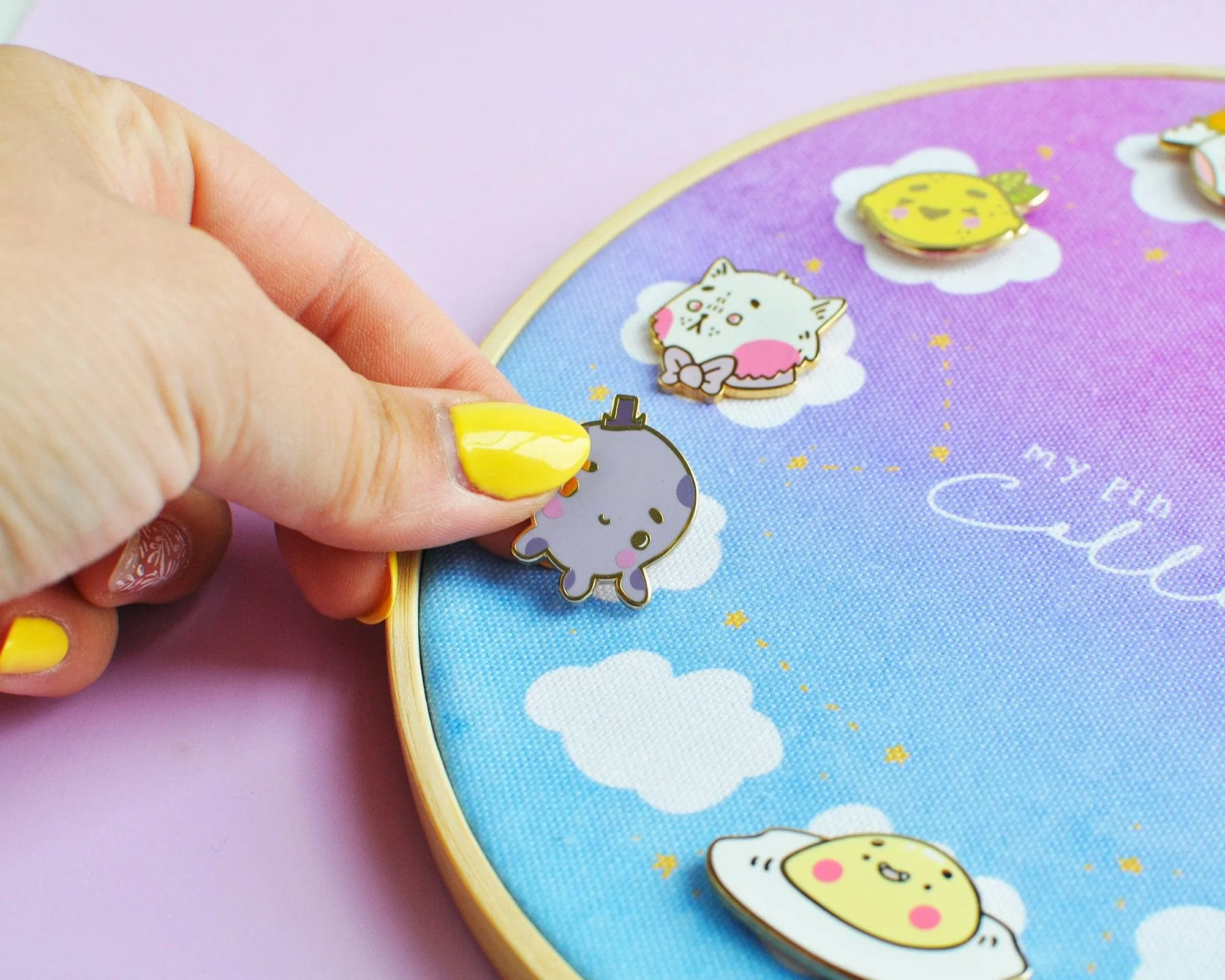 Cloud Enamel Pin Display Hoop | Custom Kawaii Pin Board | Dreamy Ombre Pin Holder | Personalised Pin Display